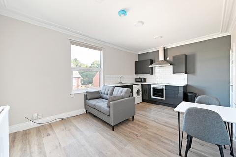 1 bedroom flat to rent, at Sheffield, Flat 2, 108, Alderson Road S2