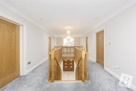 undefined, Parkstone Avenue, Emerson Park, RM11