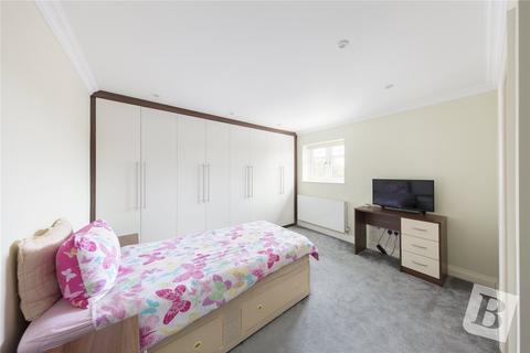 undefined, Parkstone Avenue, Emerson Park, RM11