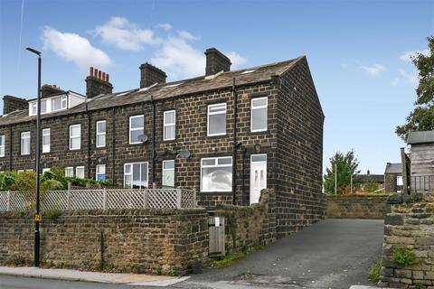 3 bedroom end of terrace house for sale, Harper Terrace, Yeadon, Leeds