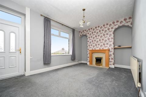 3 bedroom end of terrace house for sale, Harper Terrace, Yeadon, Leeds