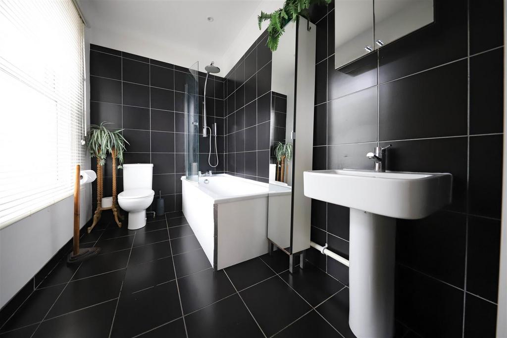 Nicholas james ditchling rd en suite .jpg