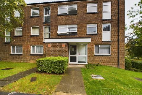 1 bedroom flat for sale, Woodpecker Mount, Pixton Way, Croydon