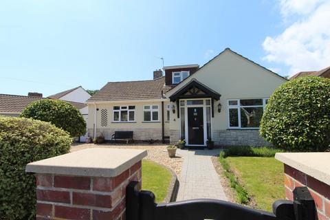 4 bedroom chalet for sale, Roeshot Crescent Highcliffe