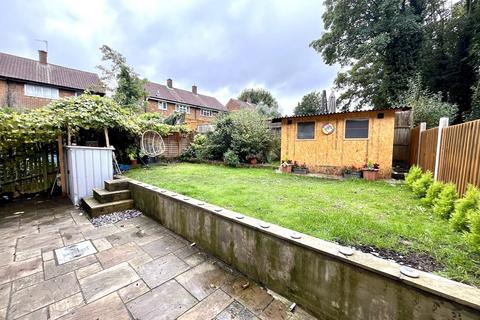 2 bedroom ground floor maisonette for sale, Crayke Hill, Chessington, Surrey. KT9 2JY