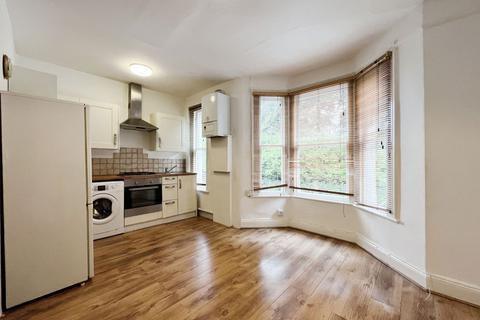 2 bedroom flat for sale, Manor Villas, Bath BA1