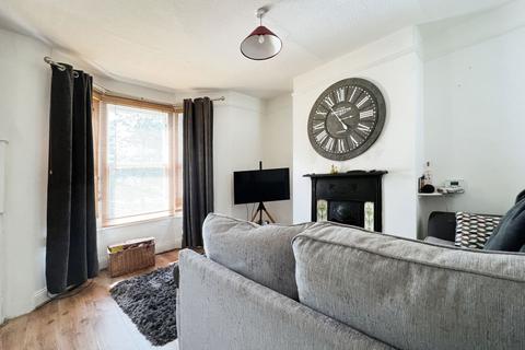 2 bedroom flat for sale, Manor Villas, Bath BA1