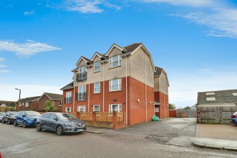 2 bedroom apartment to rent, Oak Road North, Hadleigh, SS7