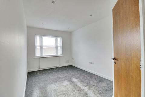 2 bedroom apartment to rent, Oak Road North, Hadleigh, SS7