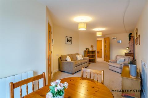 1 bedroom apartment for sale, Chesterton Court, Railway Road, Ilkley