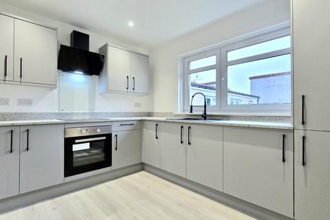 15 Cairnhill Drive, Glasgow, G52 3TX