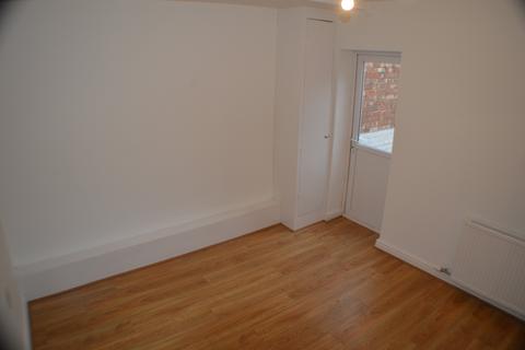 2 bedroom flat to rent, Moss Road, Stretford, Manchester