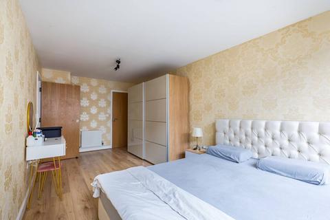 2 bedroom flat for sale, Adriatic Apartments, E16, Docklands, London, E16