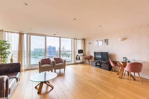 2 bedroom flat for sale, Adriatic Apartments, E16, Docklands, London, E16