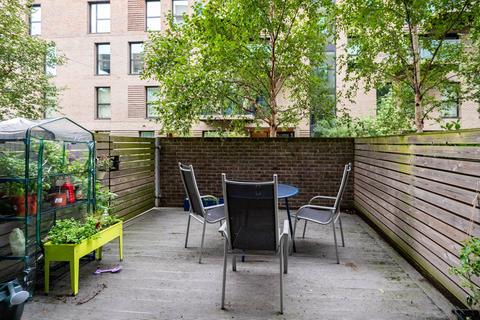 9 Victory Place, London, SE17 1PG