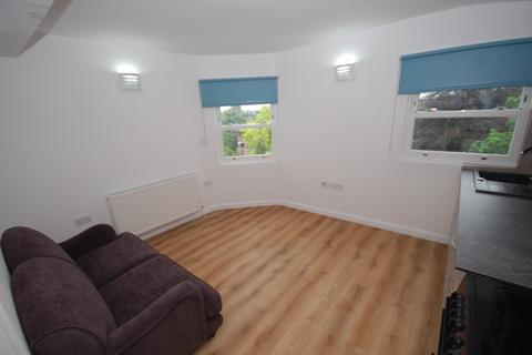 Studio to rent, 8, Milverton Hill, Leamington Spa, Warwickshire, CV32