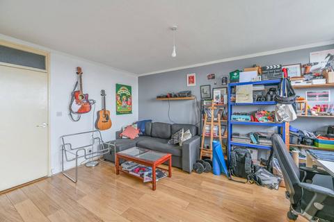 2 bedroom flat for sale, Edrich House, Stockwell, London, SW4