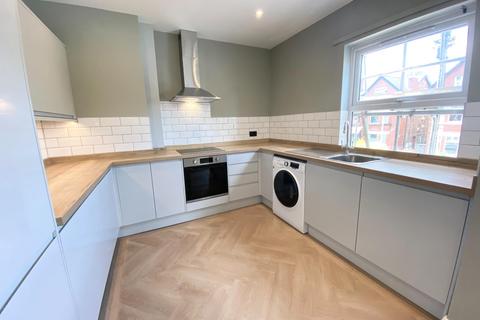 2 bedroom flat to rent, Egerton Road North, Chorlton, Greater Manchester M21