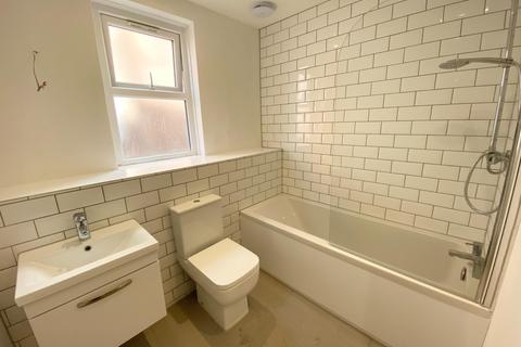 2 bedroom flat to rent, Egerton Road North, Chorlton, Greater Manchester M21