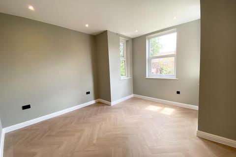 2 bedroom flat to rent, Egerton Road North, Chorlton, Greater Manchester M21