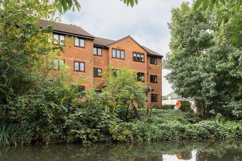 1 bedroom flat for sale, Old Mill Gardens, Berkhamsted, Hertfordshire, HP4