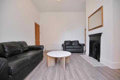 2 bedroom flat to rent, Whitefield Terrace, Newcastle Upon Tyne NE6