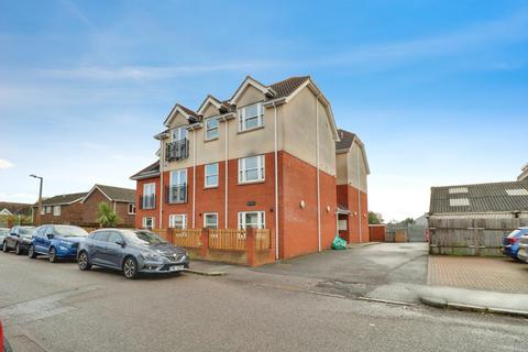 2 bedroom apartment to rent, Oak Road North, Hadleigh, SS7