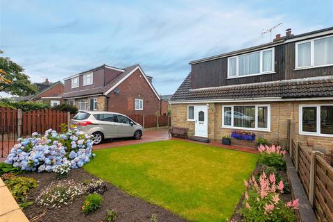 4 Hillcrest Mount, Scholes, Cleckheaton, BD19 6LZ