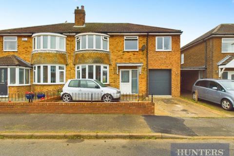 4 bedroom semi-detached house for sale, The Parkway, Scarborough