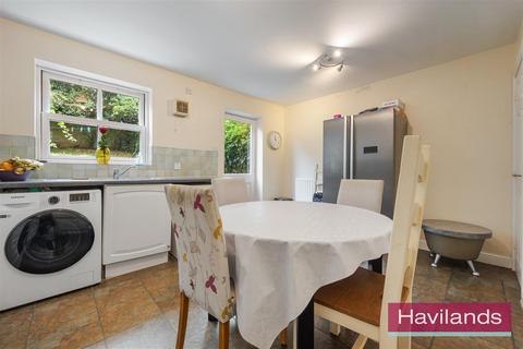 4 bedroom house for sale, Macleod Road, London