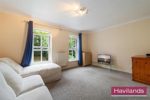 4 bedroom house for sale, Macleod Road, London