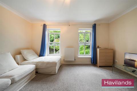 4 bedroom house for sale, Macleod Road, London