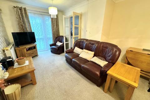 1 bedroom ground floor flat for sale, Rivendell Court, Stratford Road, Hall Green