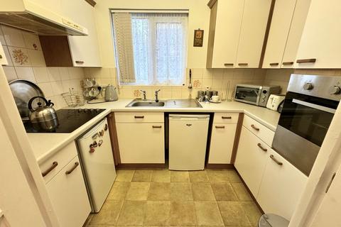 1 bedroom ground floor flat for sale, Rivendell Court, Stratford Road, Hall Green
