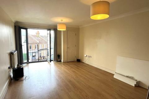 2 bedroom apartment to rent, London Road, Northfleet