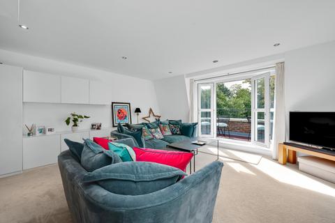 2 bedroom apartment for sale, Cheltonian Place, Portsmouth Road, Esher, Surrey, KT10