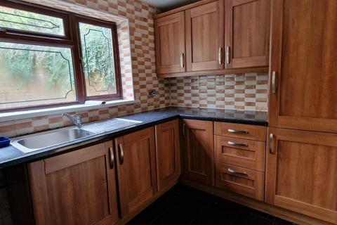 5 bedroom detached house to rent, Walsall Road, Wednesbury