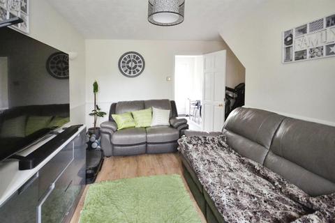 2 bedroom end of terrace house to rent, Byron Way, Stamford, Lincs