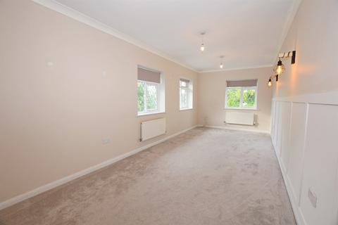 2 bedroom flat to rent, Aldwick Road, Bognor Regis, PO21