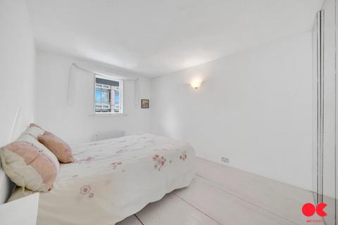 2 bedroom flat for sale, St. Mary Graces Court, Cartwright Street, Tower Hill E1