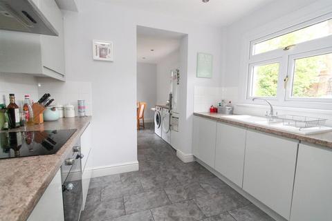 10 Briar Lane, Carshalton, SM5 4PX