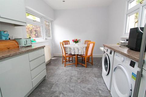 10 Briar Lane, Carshalton, SM5 4PX