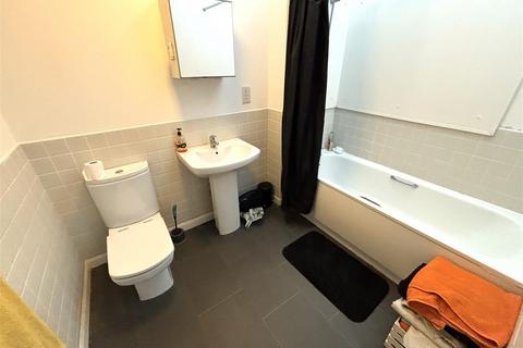 2 bedroom apartment to rent, City View, Liverpool L5