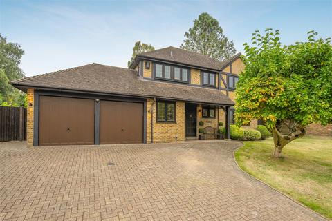 4 bedroom detached house for sale, Hawkins Close, Chavey Down