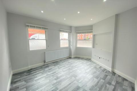 1 bedroom flat to rent, Harrow Road, Kensal Green