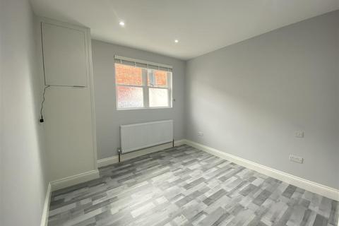 1 bedroom flat to rent, Harrow Road, Kensal Green