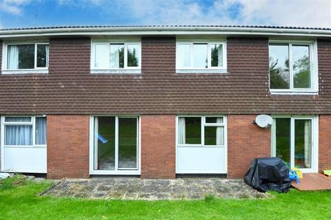 12 Henderson Close, Trowbridge, BA14 0AY