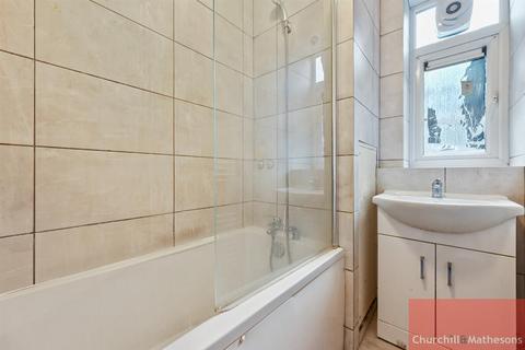 4 bedroom flat to rent, Beech Avenue, London, W3