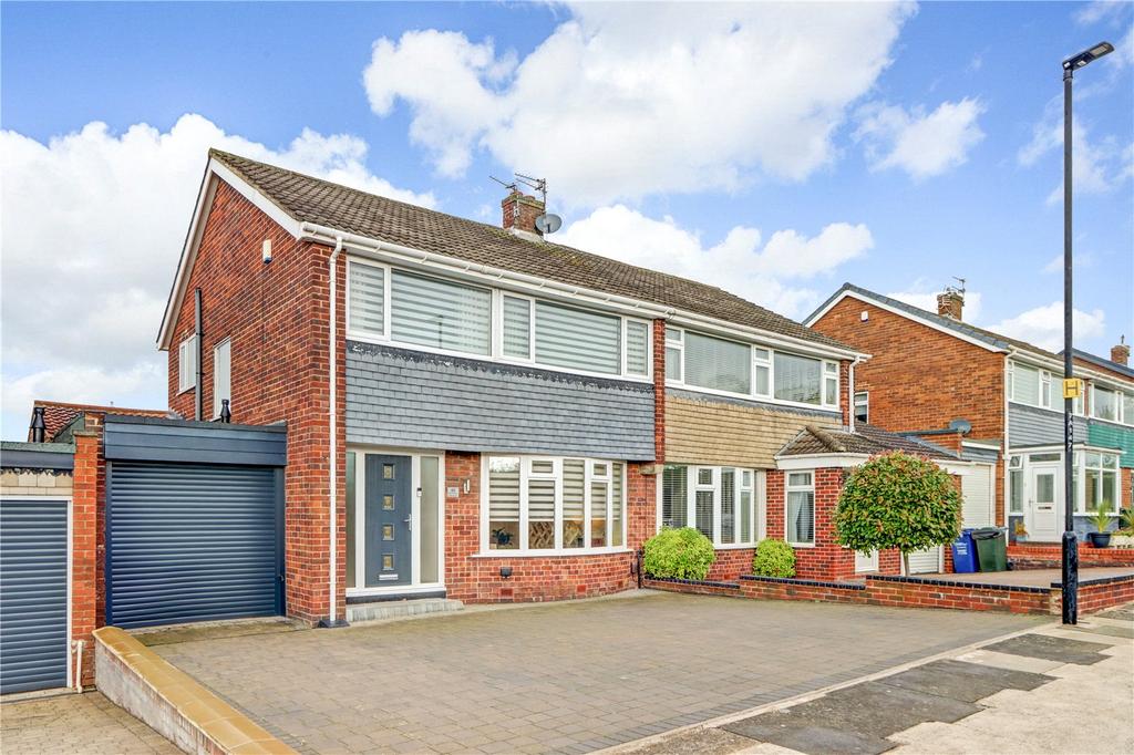 Ashdale Crescent, Newcastle Upon Tyne... 3 bed semidetached house for