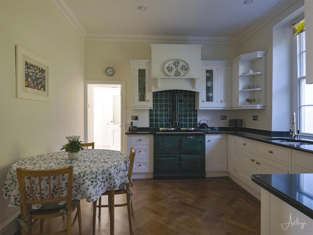 Kitchen/Breakfast Room